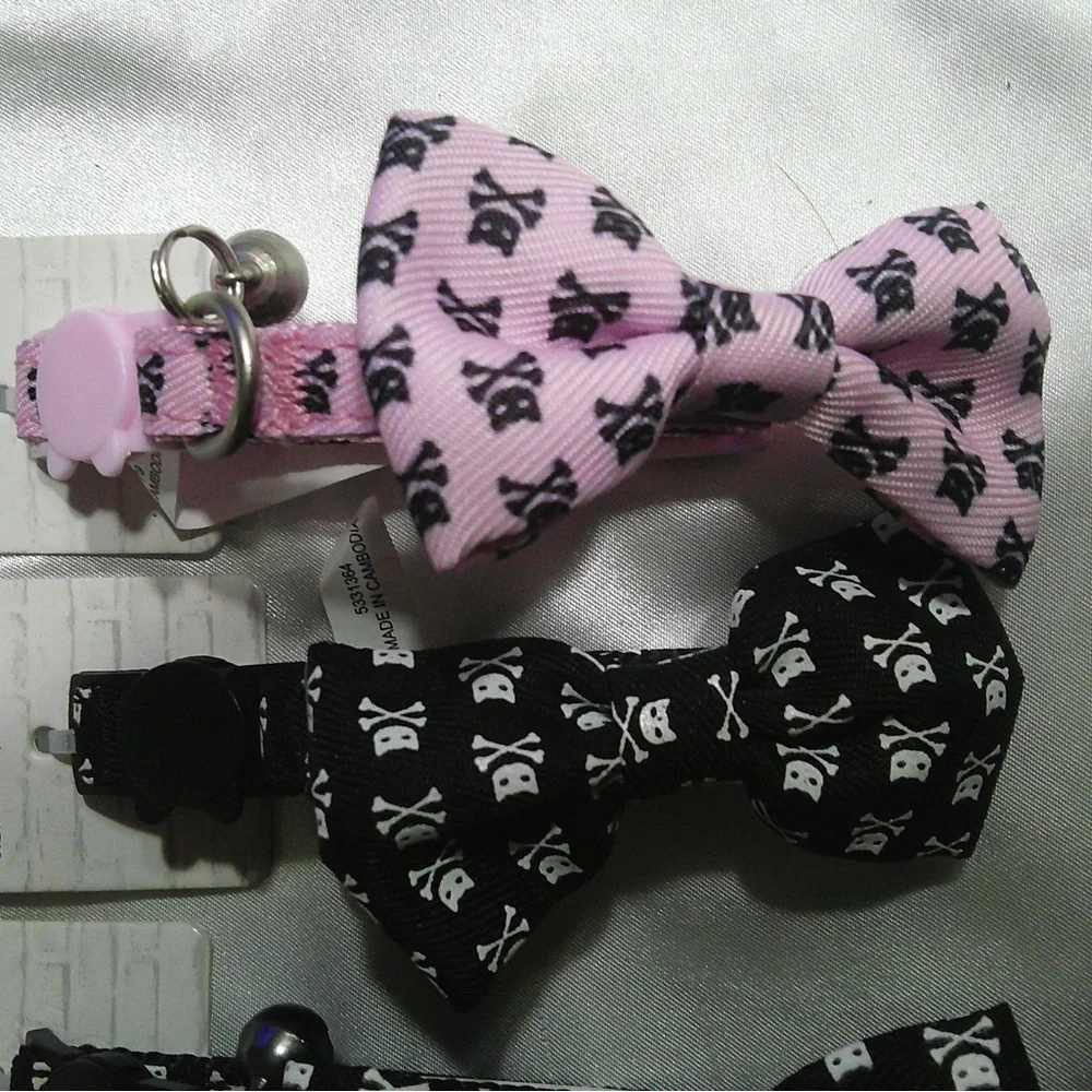 Whisker City Boy OR Girl Skull/XBones Cat Collar